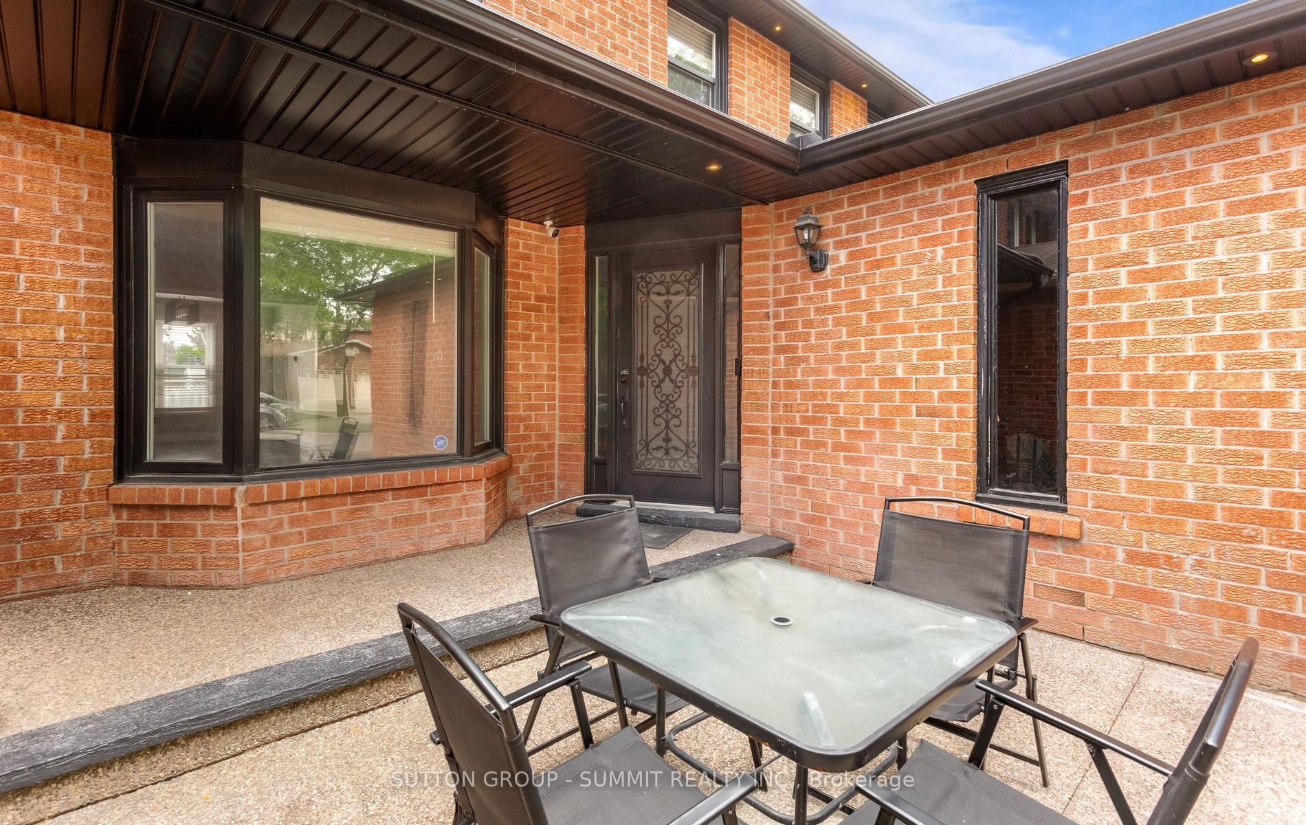 7136 Baywood Court