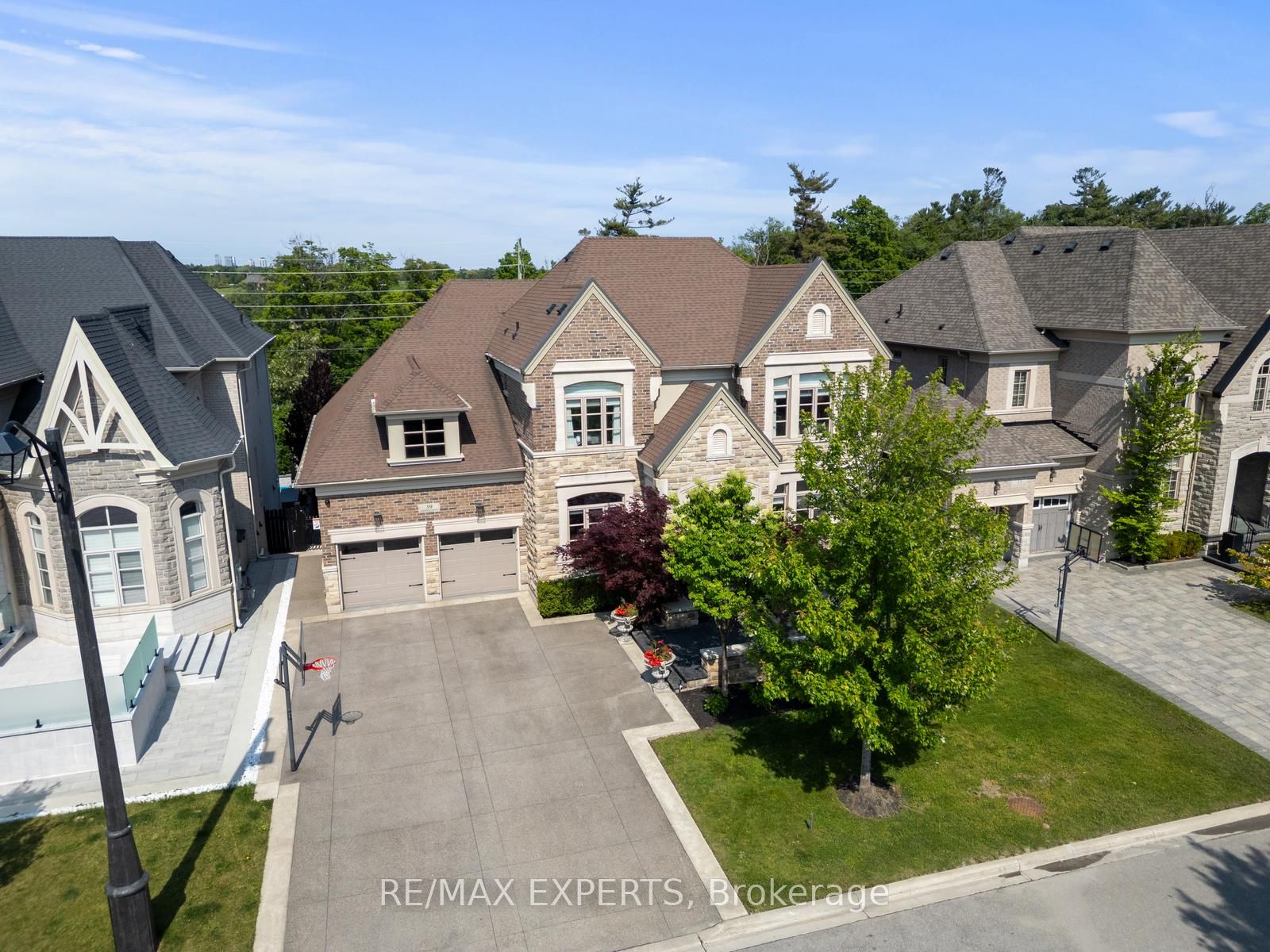 59 Sarracini Crescent E