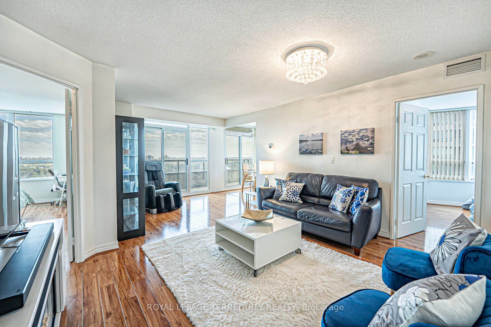 23 Hollywood Avenue 3308