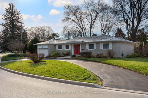 45 Delair Crescent Markham ON L3T 2M3