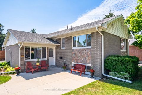 24 Lesbury Avenue Brampton ON L6W 3A4