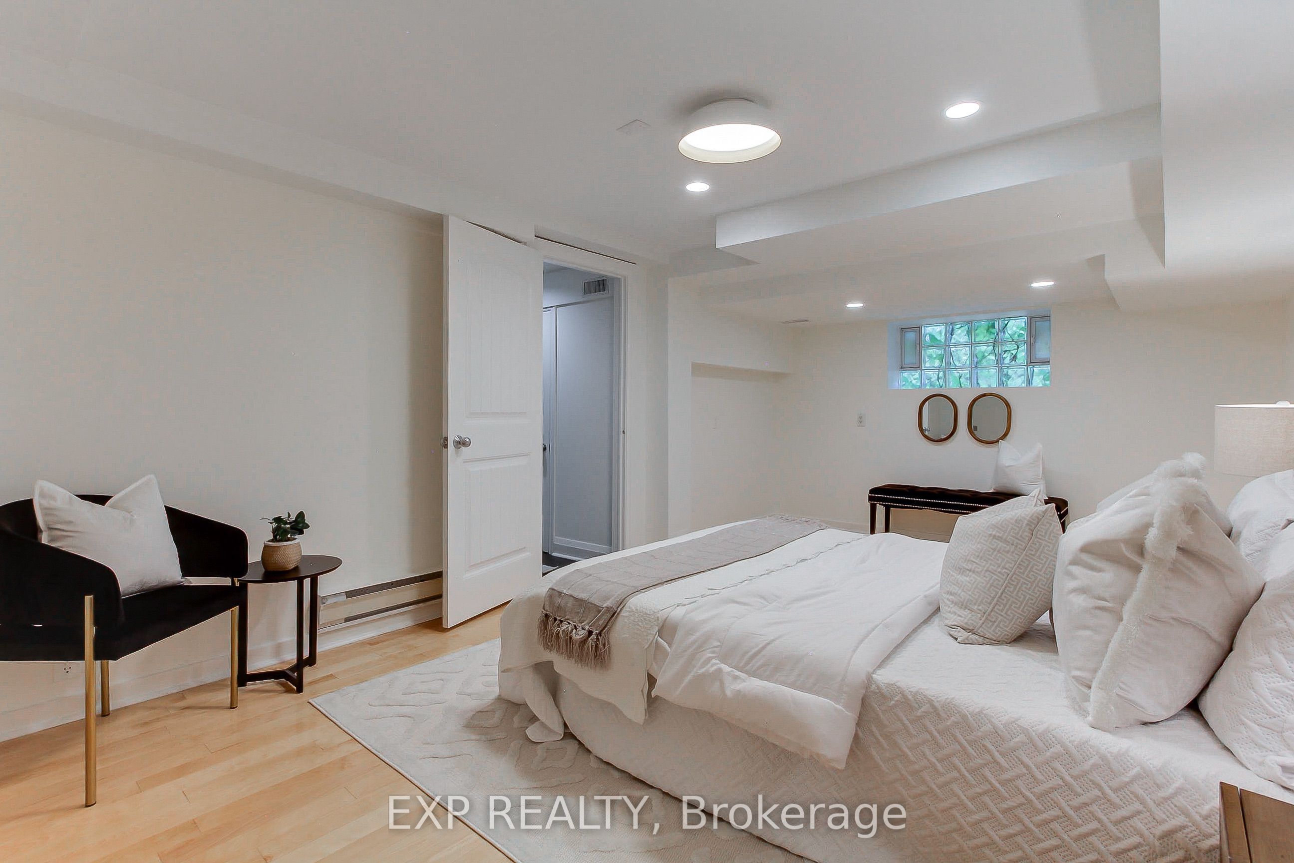 306 Sackville Street 4