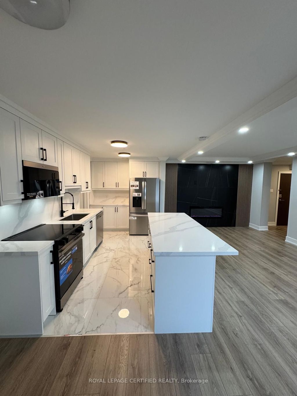 Photo of 3170 Kirwin Avenue #301, Mississauga, ON L5A 3R1 (MLS # W13525106)