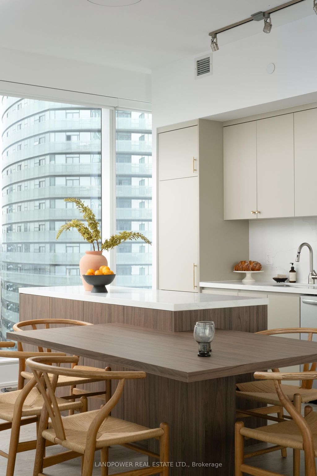 Photo of 10 York Street #6210, Toronto, ON M5J 2L9 (MLS # C12524898)