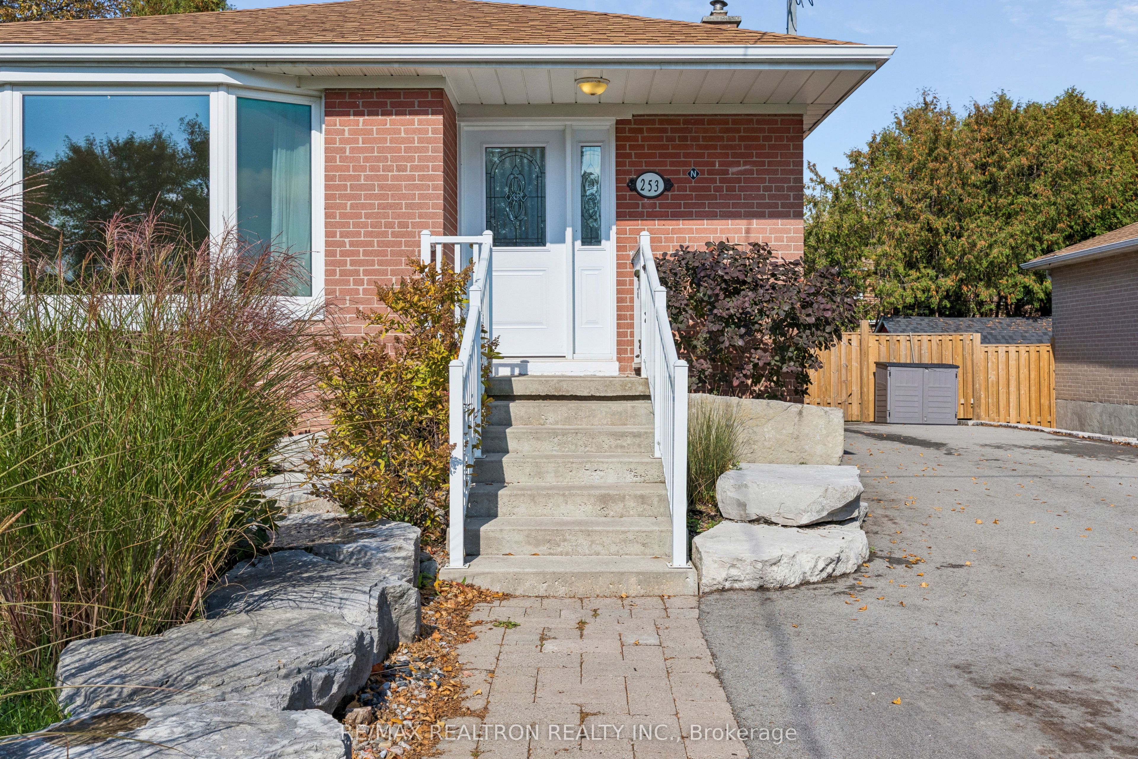253 Silverbirch Drive