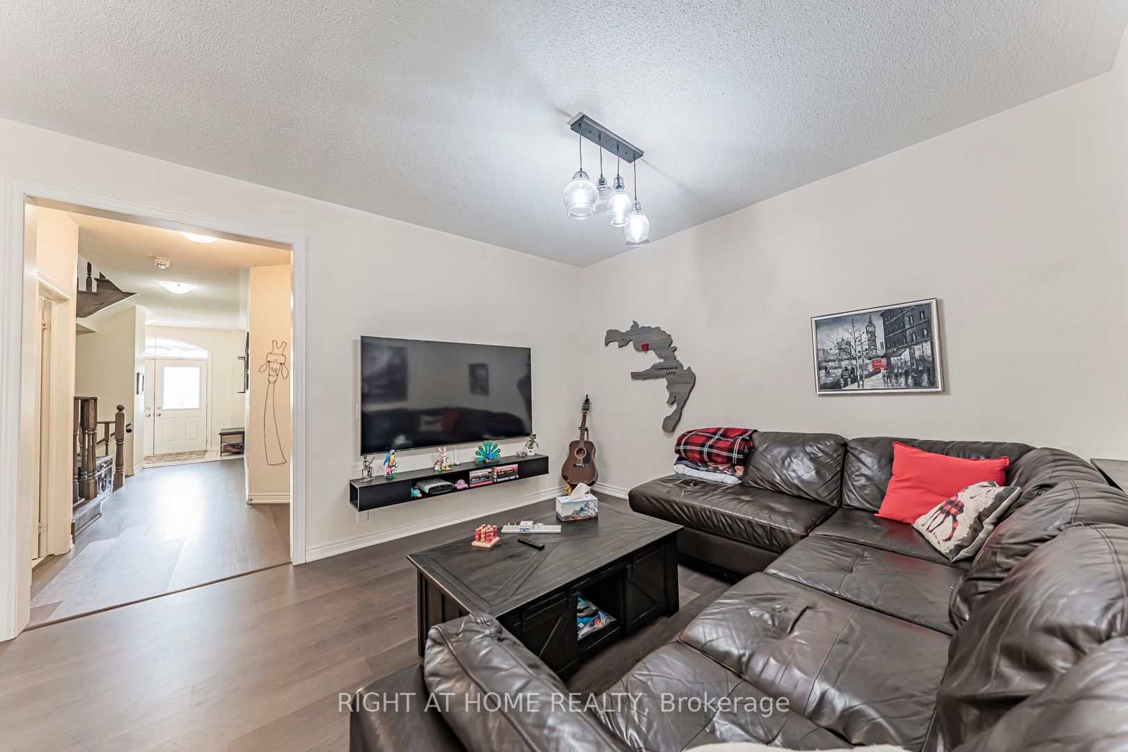 549 Stream Crescent