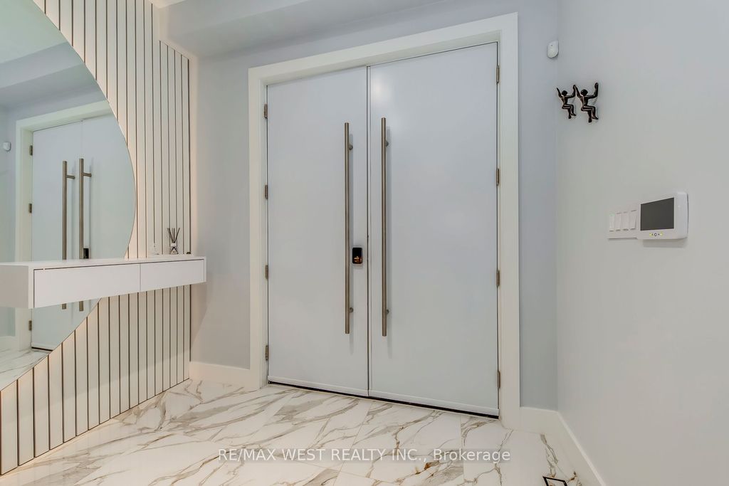 Photo of 6 Creston Road, Toronto, ON M6A 1J1 (MLS # W12584644)