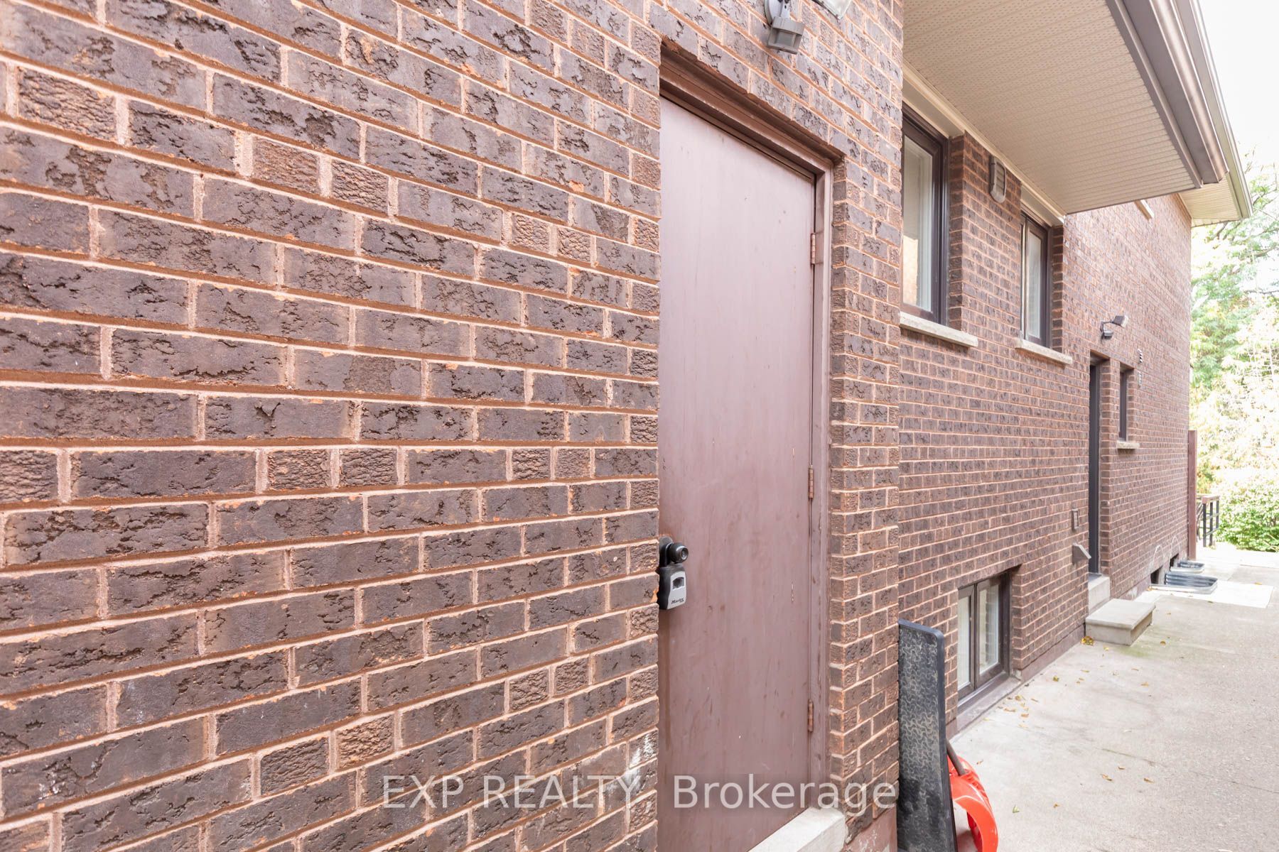 84 Laurel Avenue Unit B