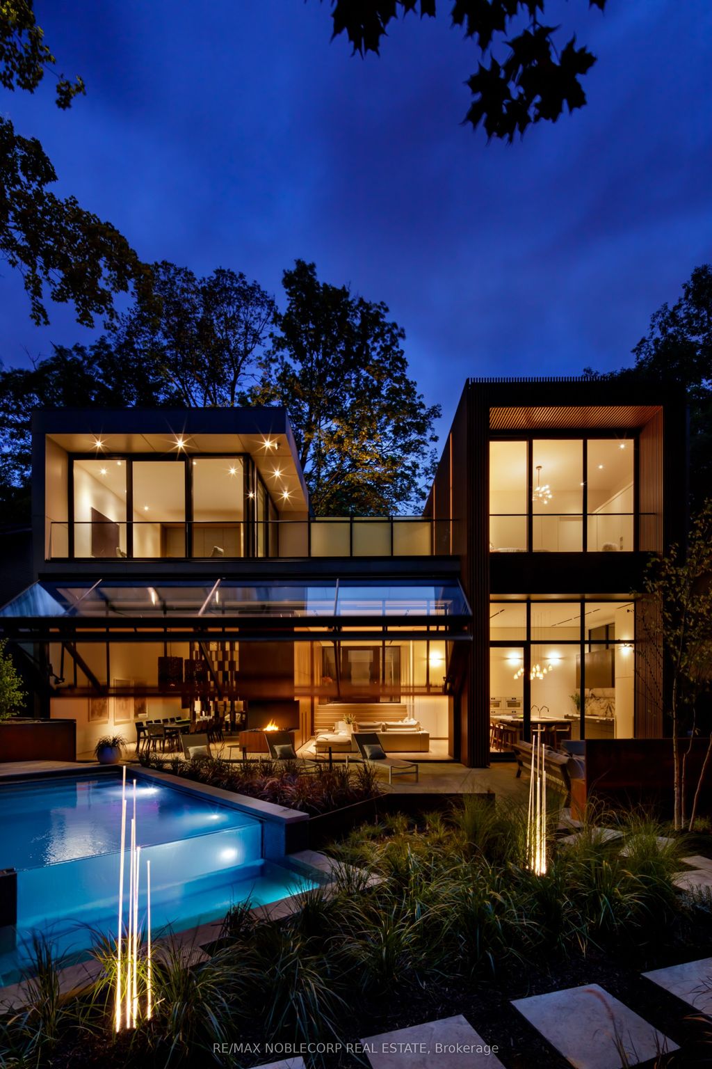 Photo of 7 Waxwing Place, Toronto, ON M3C 1N5 (MLS # C12714930)