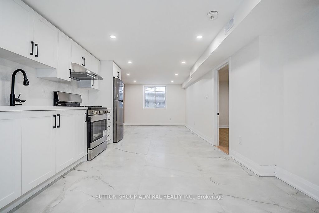 Photo of 176 Cherrywood Drive, Newmarket, ON L3Y 2X8 (MLS # N12817200)