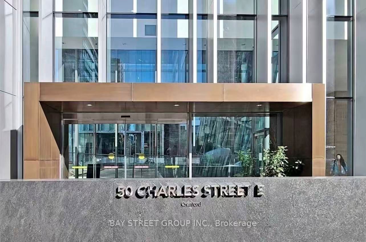 50 Charles Street E 902