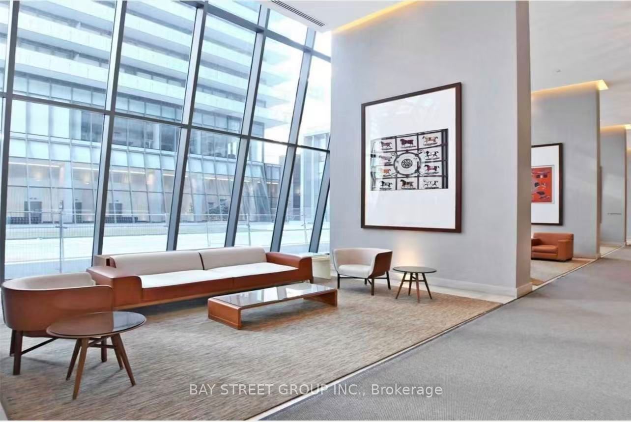 50 Charles Street E 902