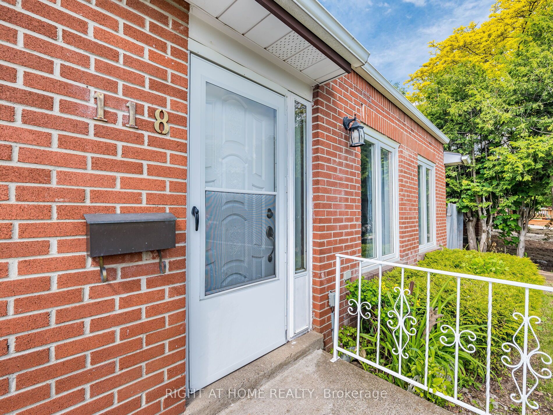 118 Bonham Boulevard