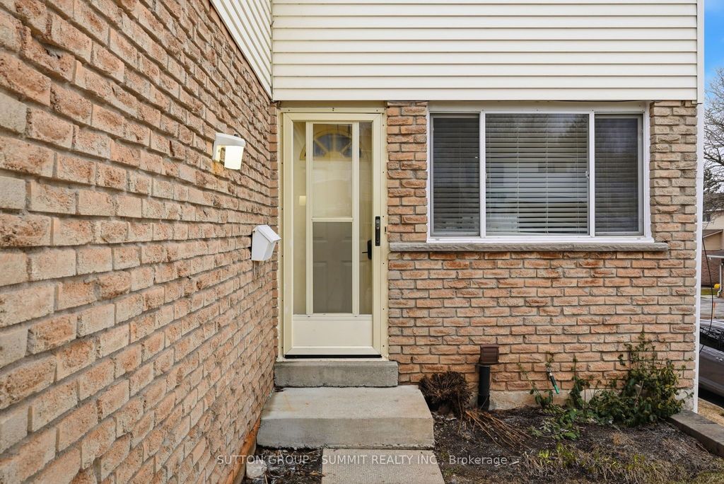 Photo of 16 Lamson Crescent, Owen Sound, ON N4K 6C1 (MLS # X12954366)