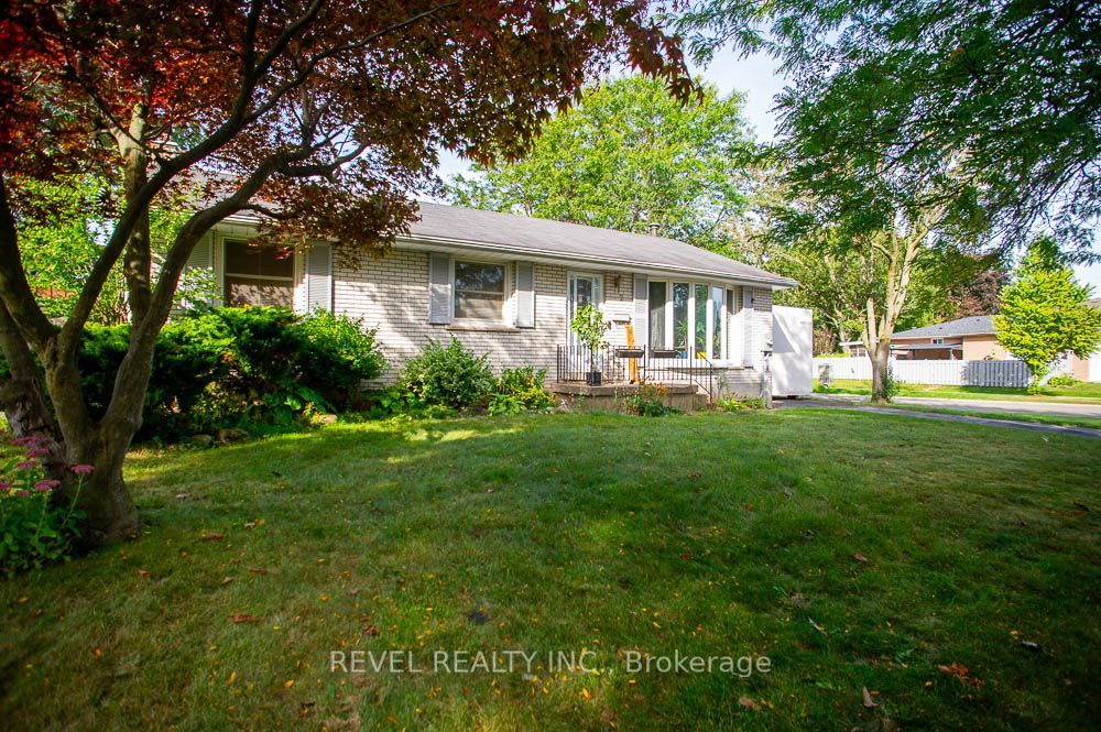 Photo of 2 Morning Dew Drive, Brantford, ON N3R 3P2 (MLS # X14020148)