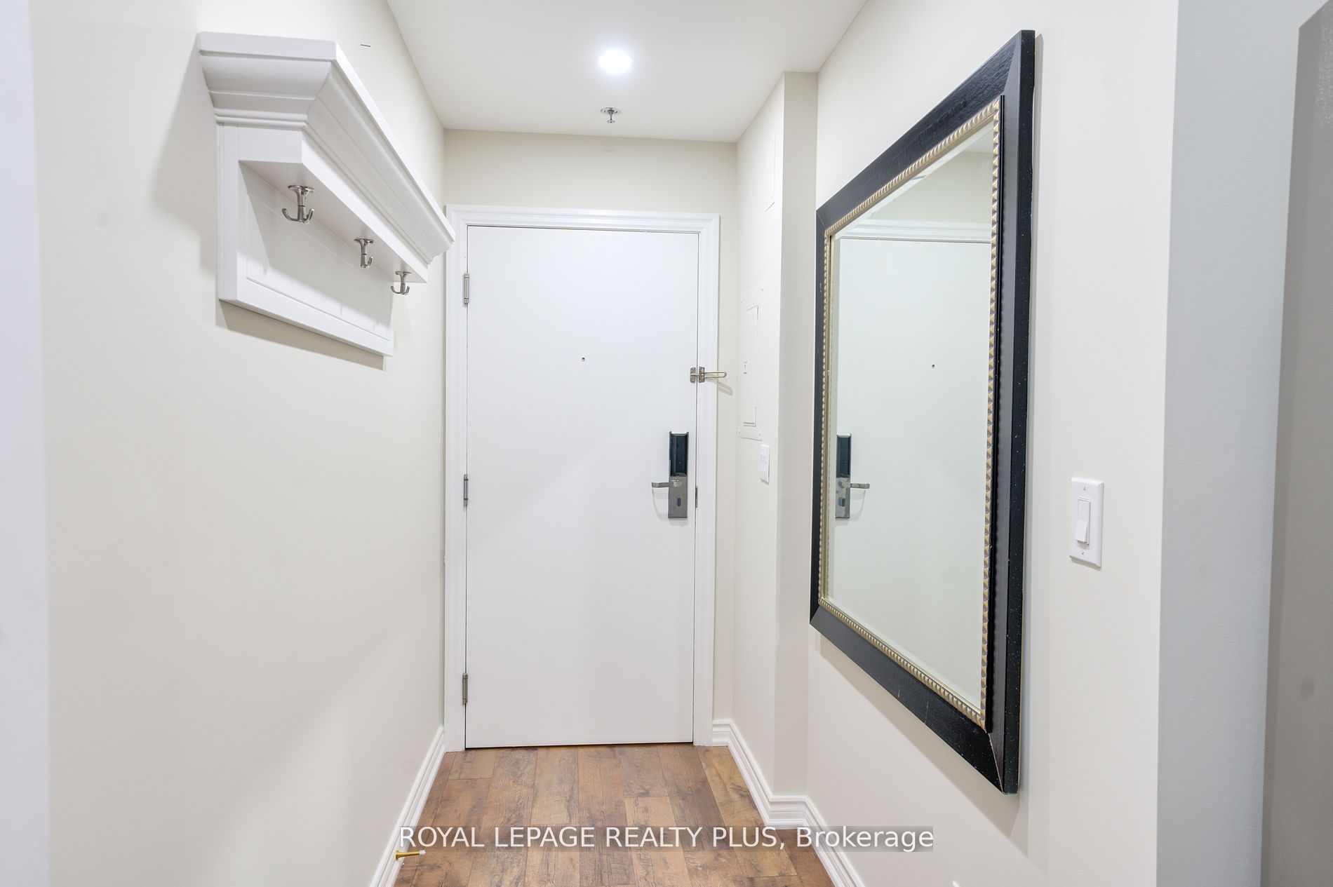 1 King Street W 1706