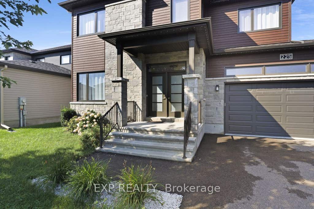 Photo of 225 Sunset Crescent, Russell, ON K4R 0E5 (MLS # X13680328)