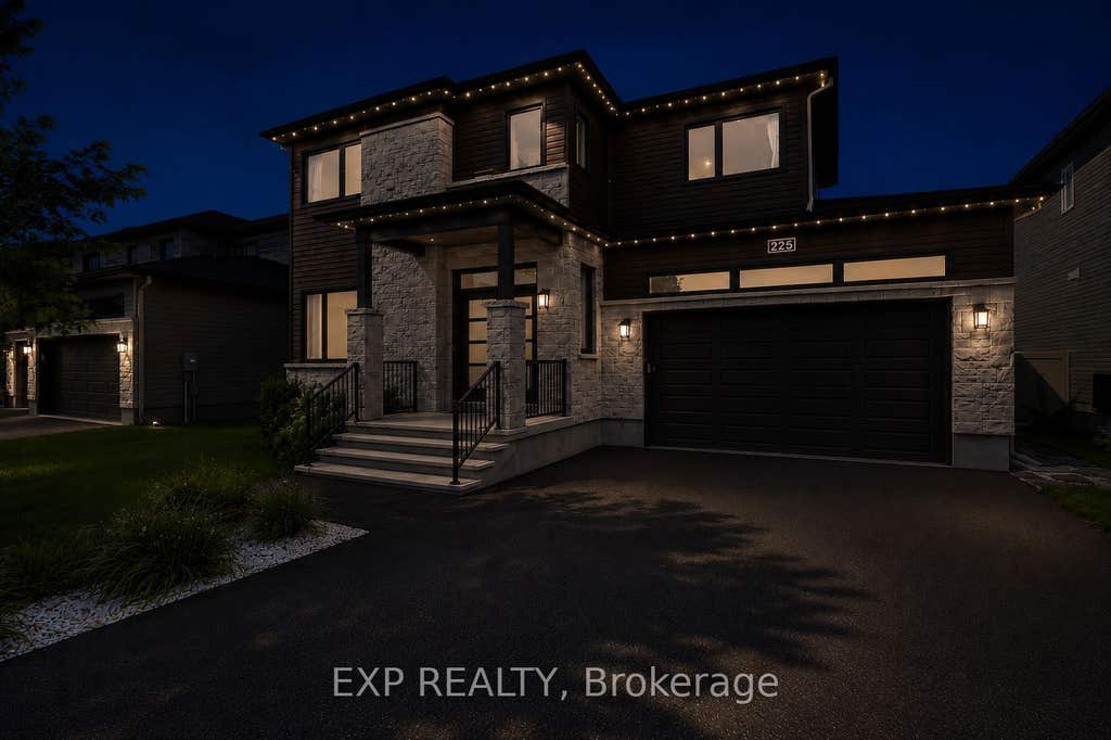 Photo of 225 Sunset Crescent, Russell, ON K4R 0E5 (MLS # X13680328)
