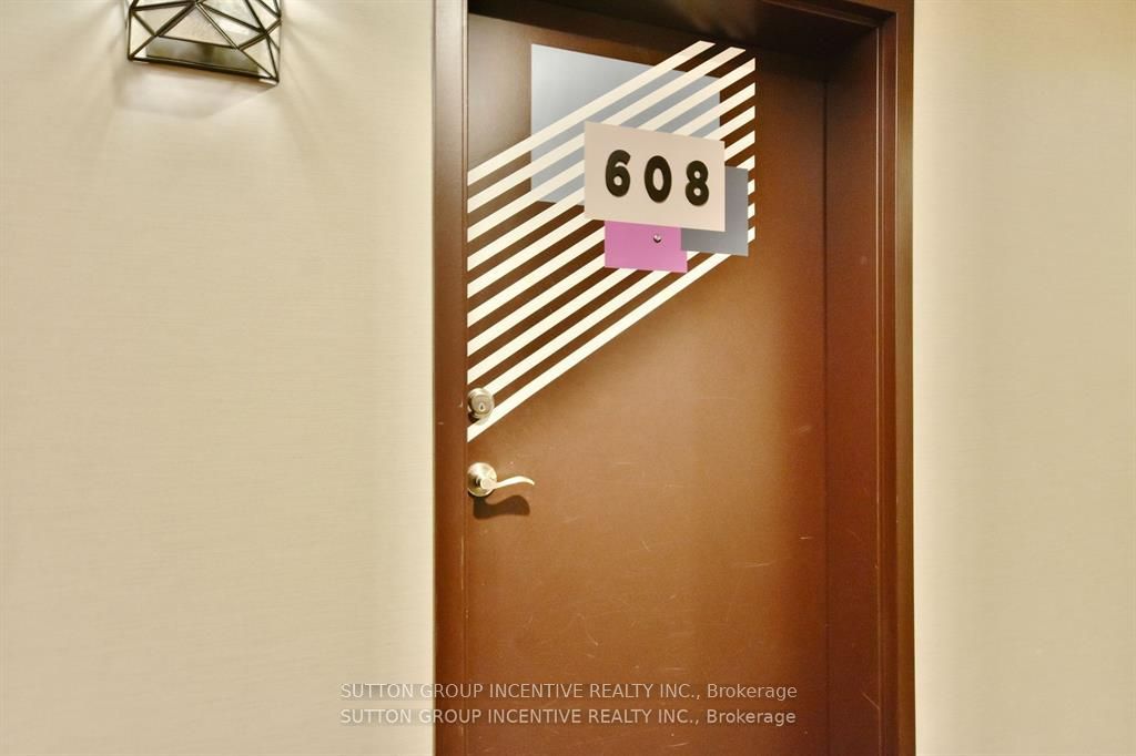 Photo of 299 Cundles Road E #608, Barrie, ON L4M 0K9 (MLS # S12990310)