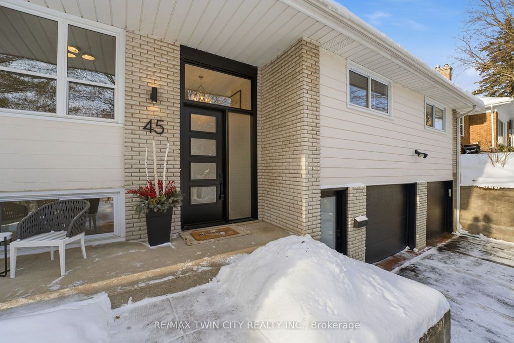 Photo of 45 Parkside Drive, Brantford, ON N3T 5G3 (MLS # X12781616)