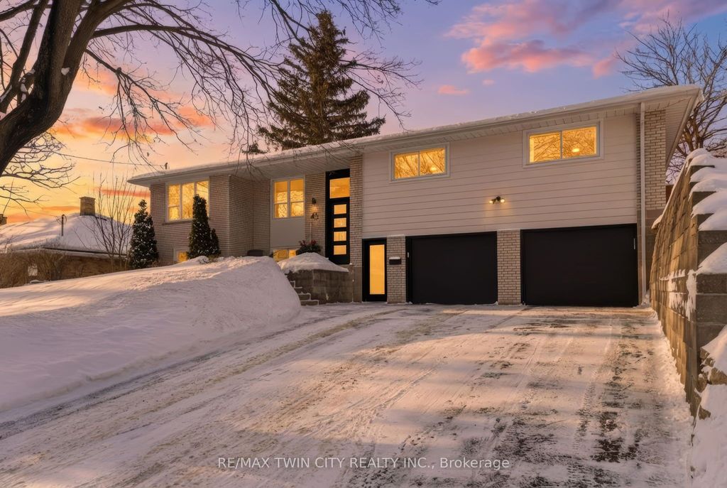 Photo of 45 Parkside Drive, Brantford, ON N3T 5G3 (MLS # X12781616)