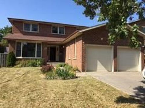 4 Ashland Crescent Markham ON L3P 3Z8
