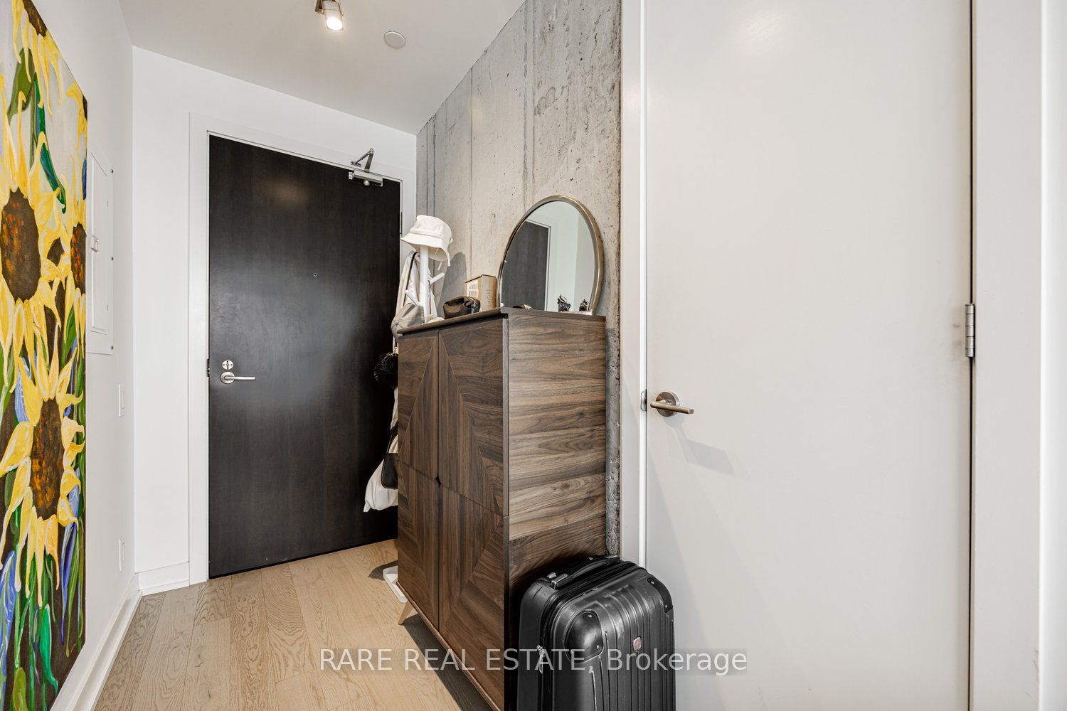 11 Charlotte Street 2404