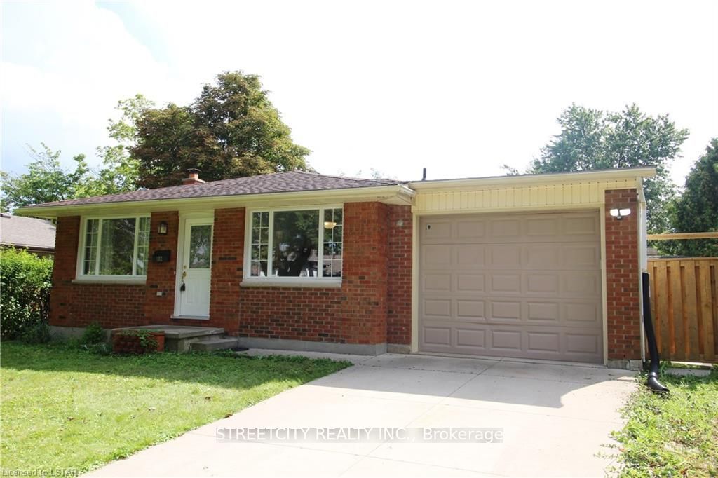 Photo of 102 Paperbirch Crescent, London North, ON N6G 1L7 (MLS # X12636308)