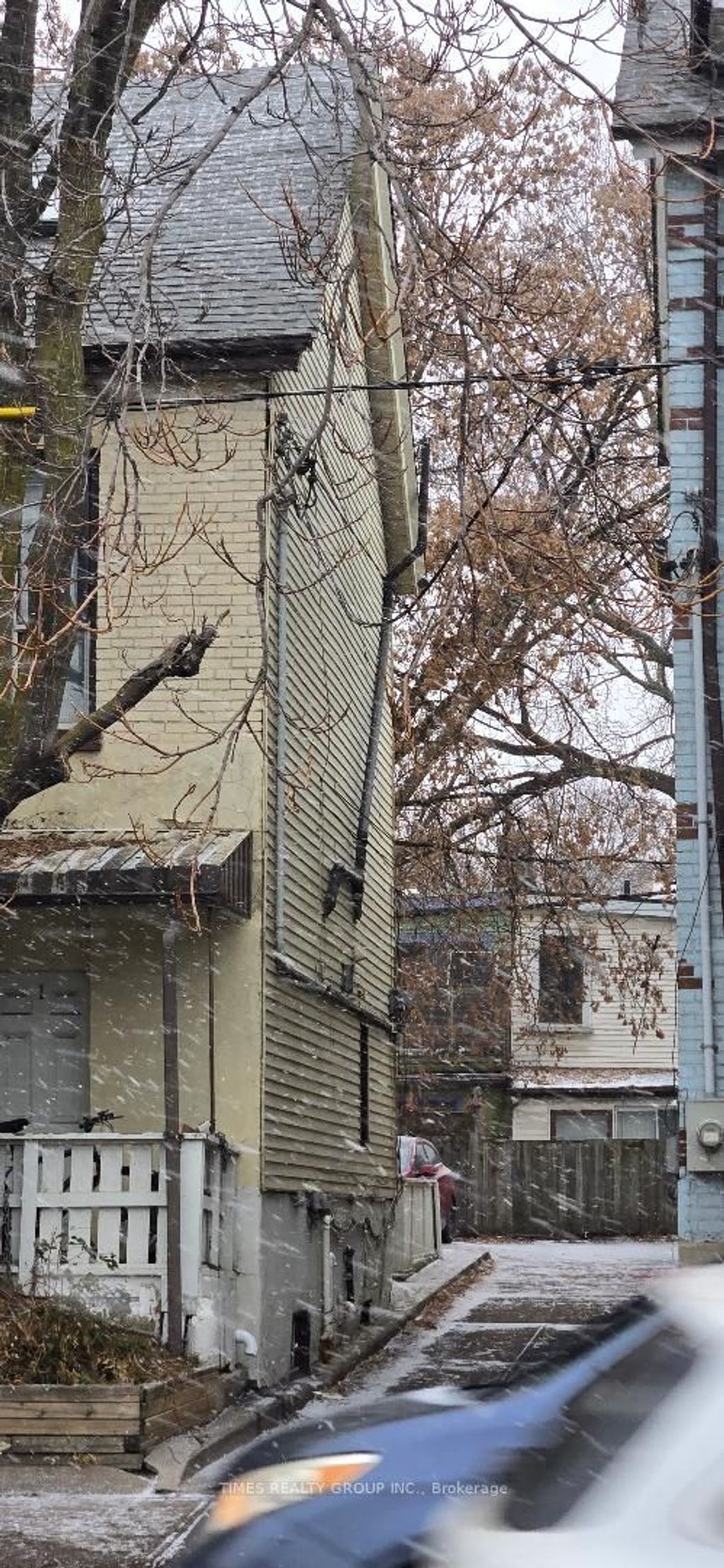 Photo of 930 Dundas Street E, Toronto, ON M4M 1R3 (MLS # E12635946)