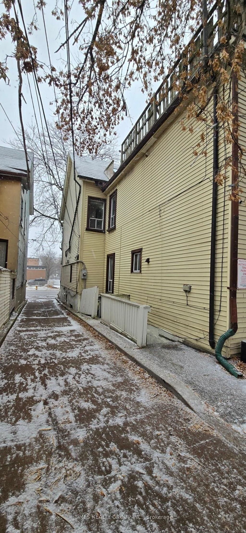 Photo of 930 Dundas Street E, Toronto, ON M4M 1R3 (MLS # E12635946)