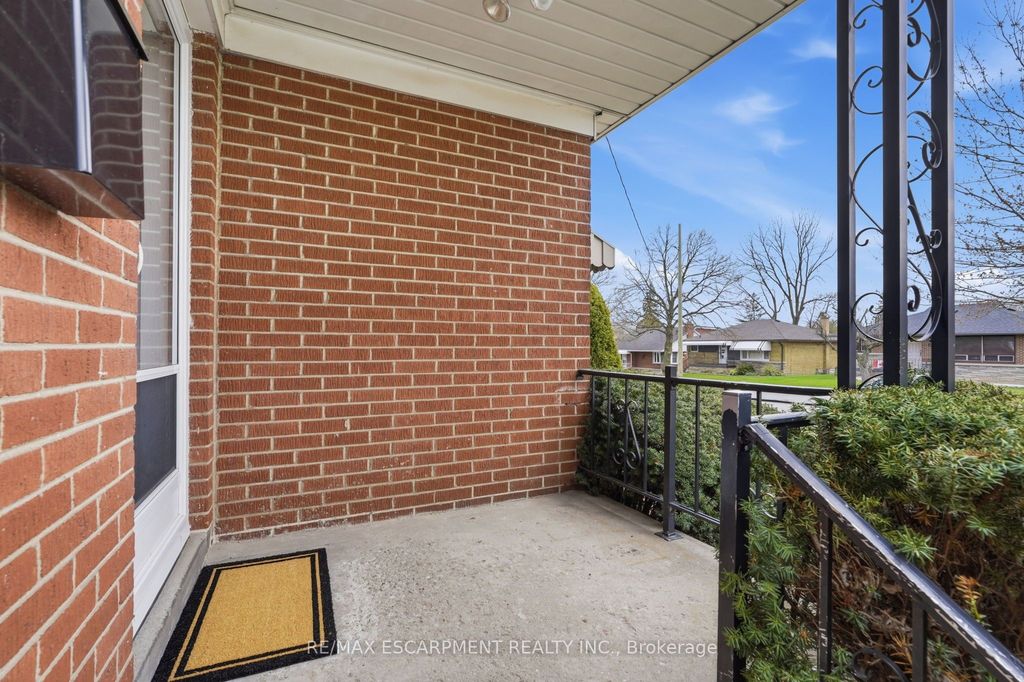 Photo of 30 West 22nd Street, Hamilton, ON L9C 4N3 (MLS # X13027008)