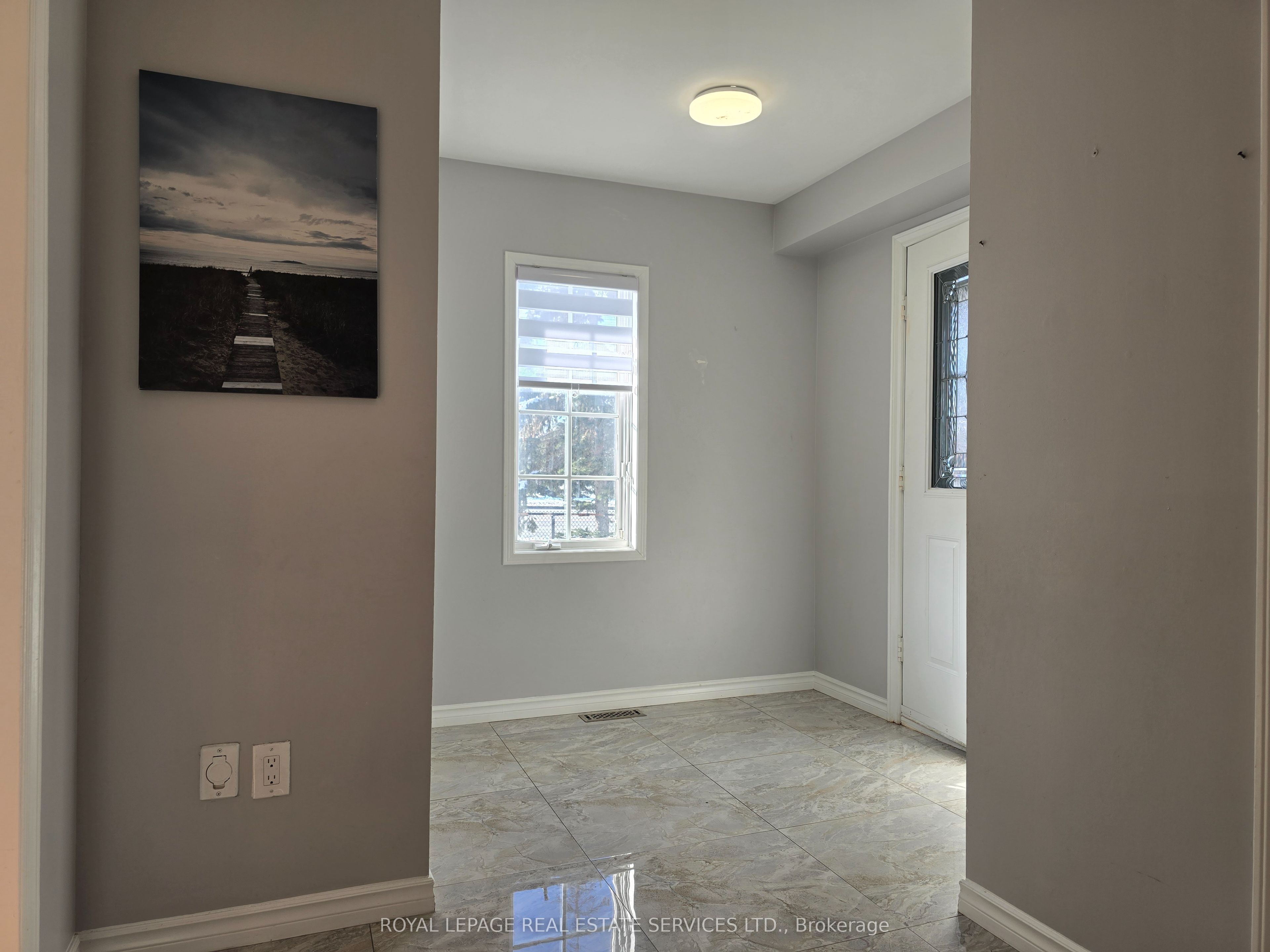 2932 Cape Hill Crescent UPPER