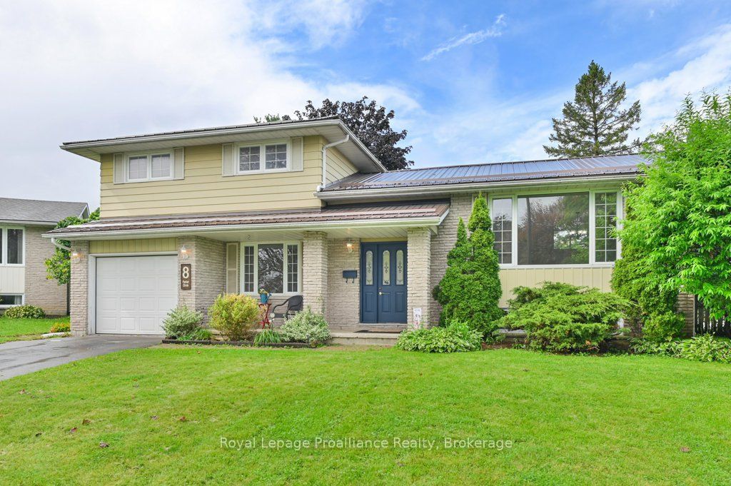 Photo of 8 Panter Circle, Belleville, ON K8P 4S7 (MLS # X13711466)