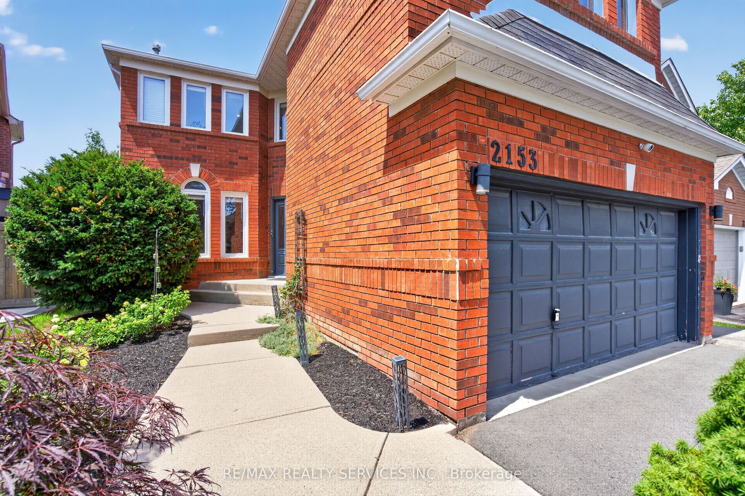 2153 Oak Bliss Crescent
