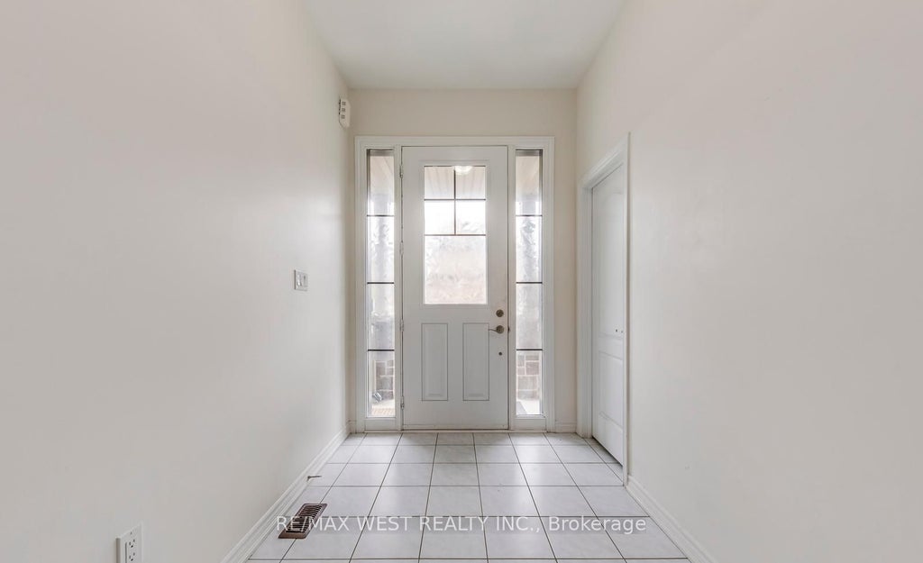 Photo of 286 Danny Wheeler Boulevard, Georgina, ON L4P 0J9 (MLS # N13429112)