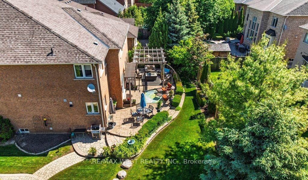 3338 Fox Run Circle