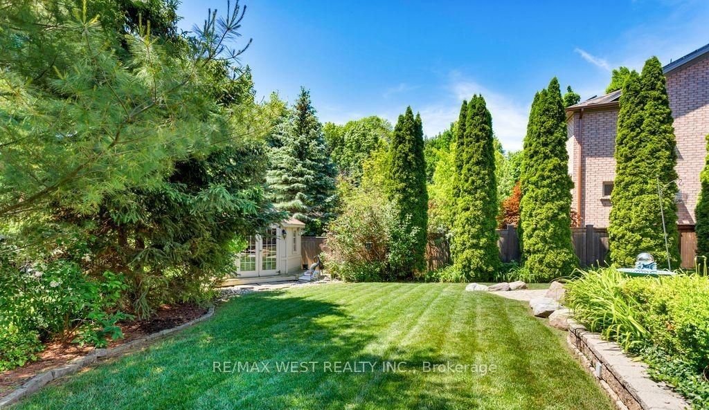 3338 Fox Run Circle