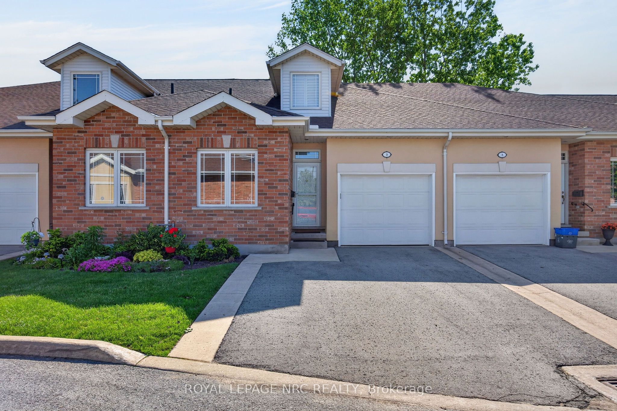 Photo 1 of 35 — 4300 Kalar Road 9, Niagara Falls, ON L2H 1S8