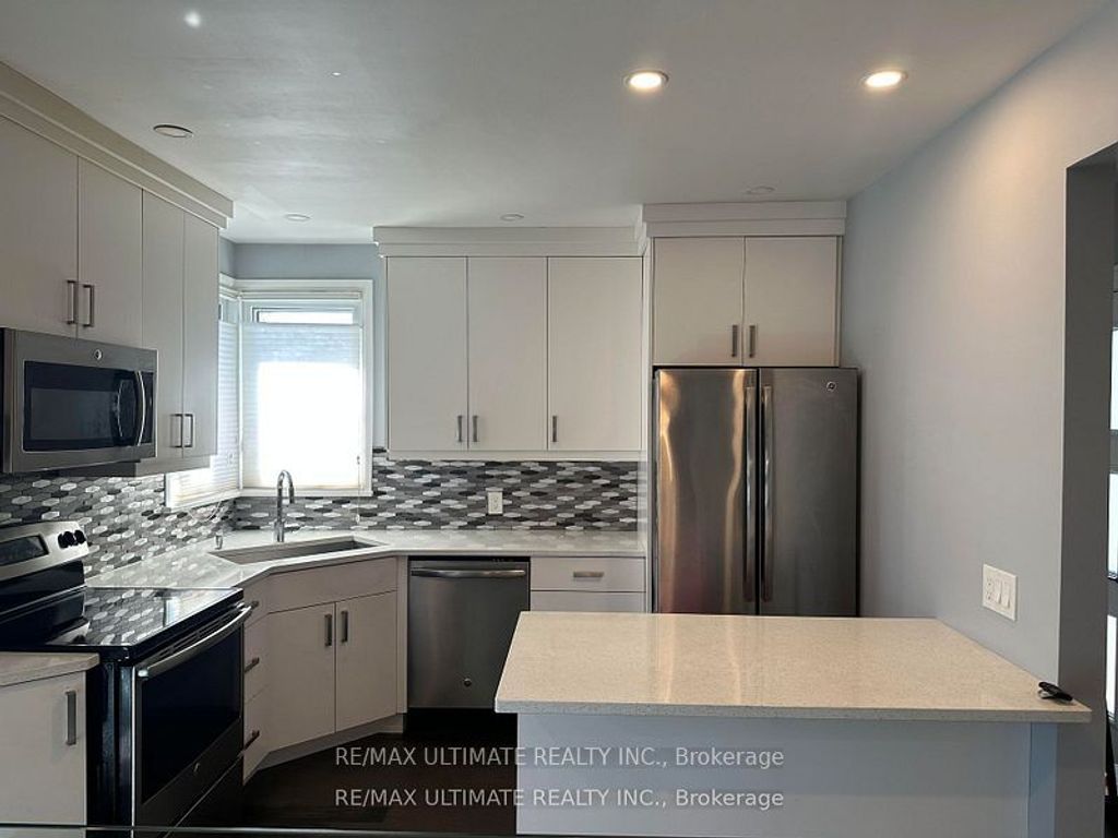 Photo of 10 COLUMBIA Street, St. Catharines, ON L2R 5H6 (MLS # X12652580)