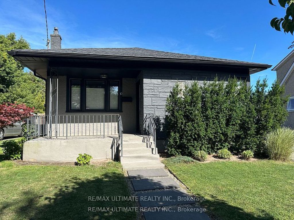 Photo of 10 COLUMBIA Street, St. Catharines, ON L2R 5H6 (MLS # X12652580)