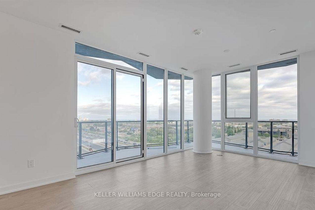 108 Peter Street 701
