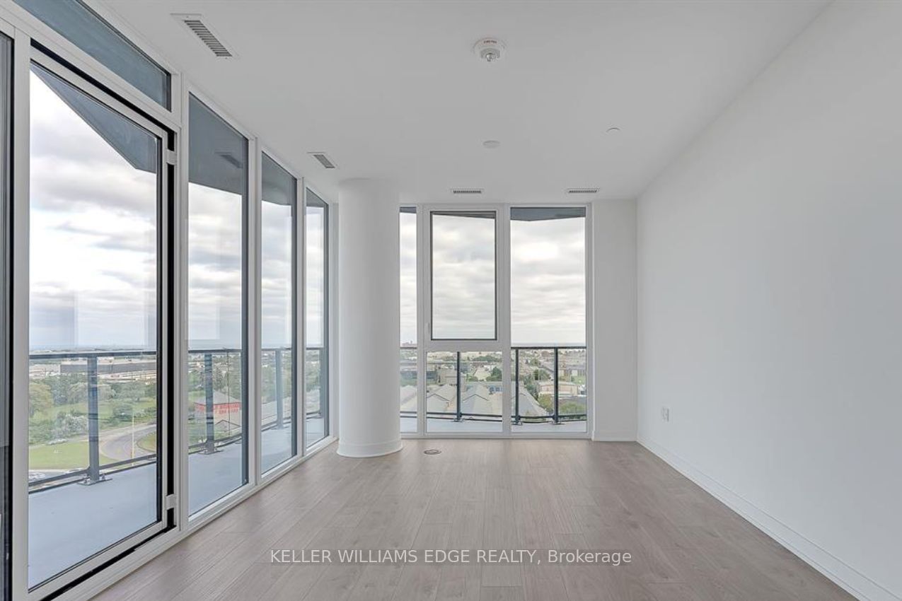 108 Peter Street 701
