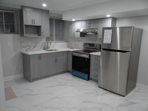 316 Dalgleish Gardens Milton ON L9T 6Z6