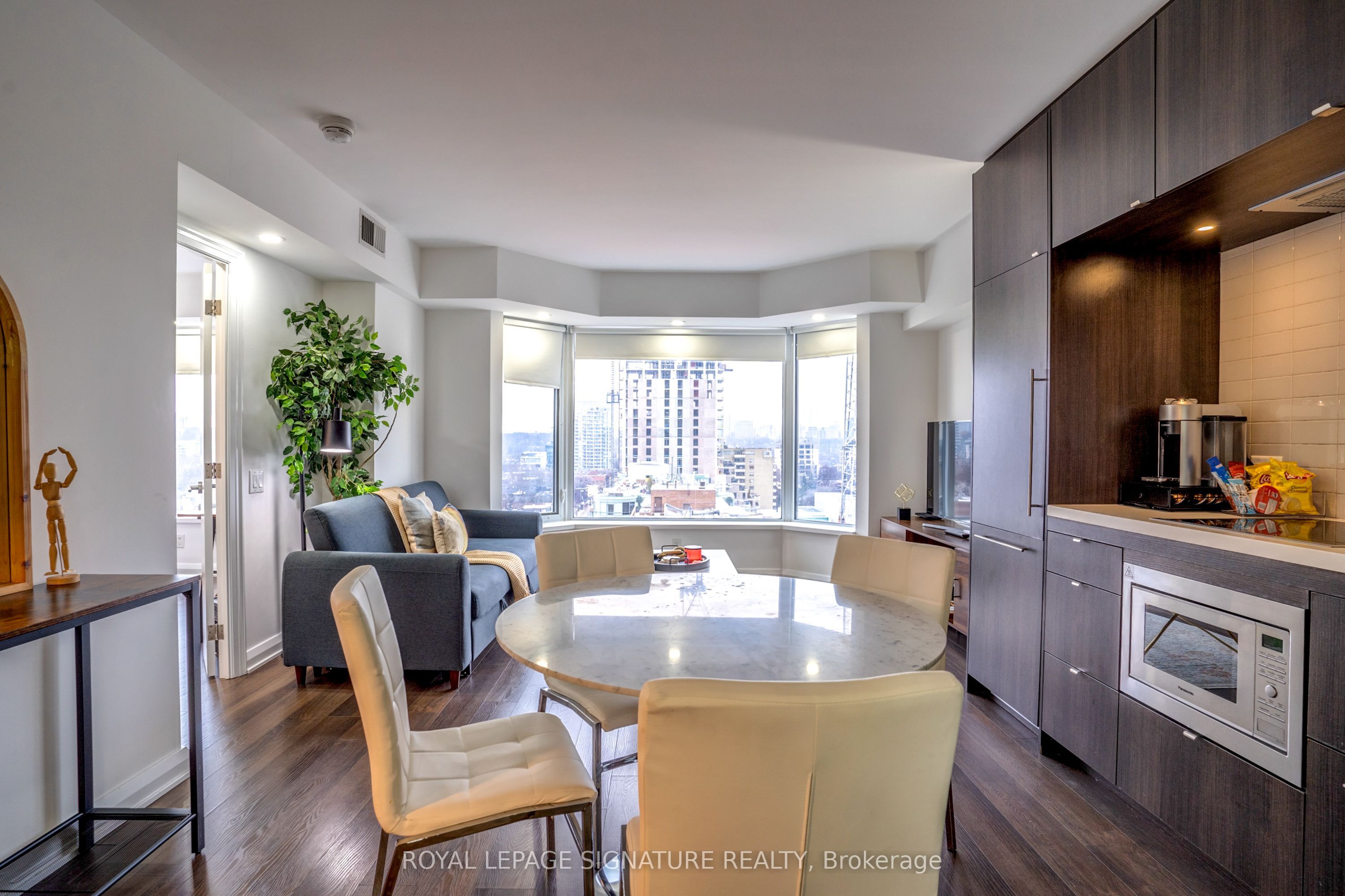 155 Yorkville Avenue 1218
