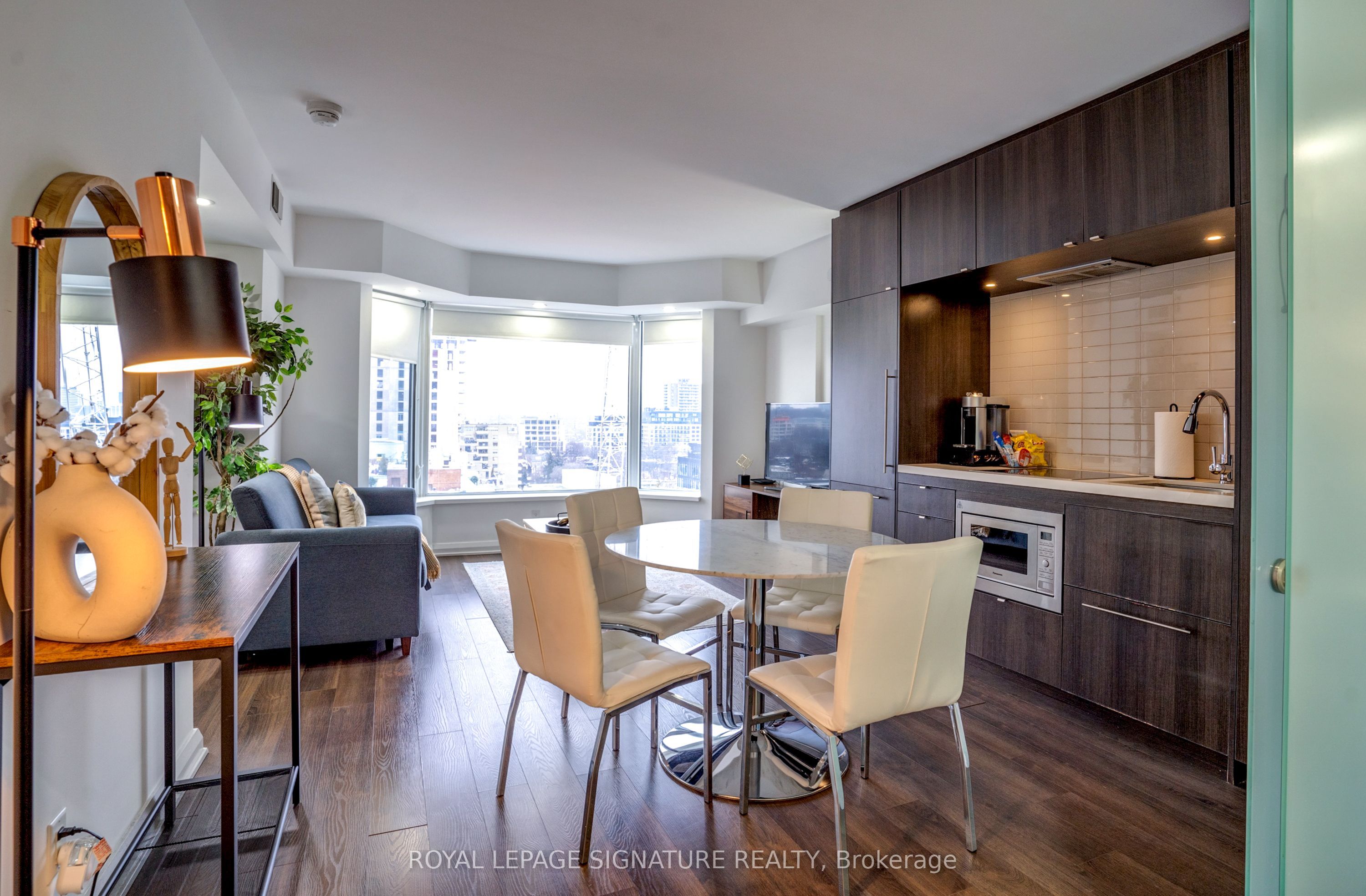 155 Yorkville Avenue 1218