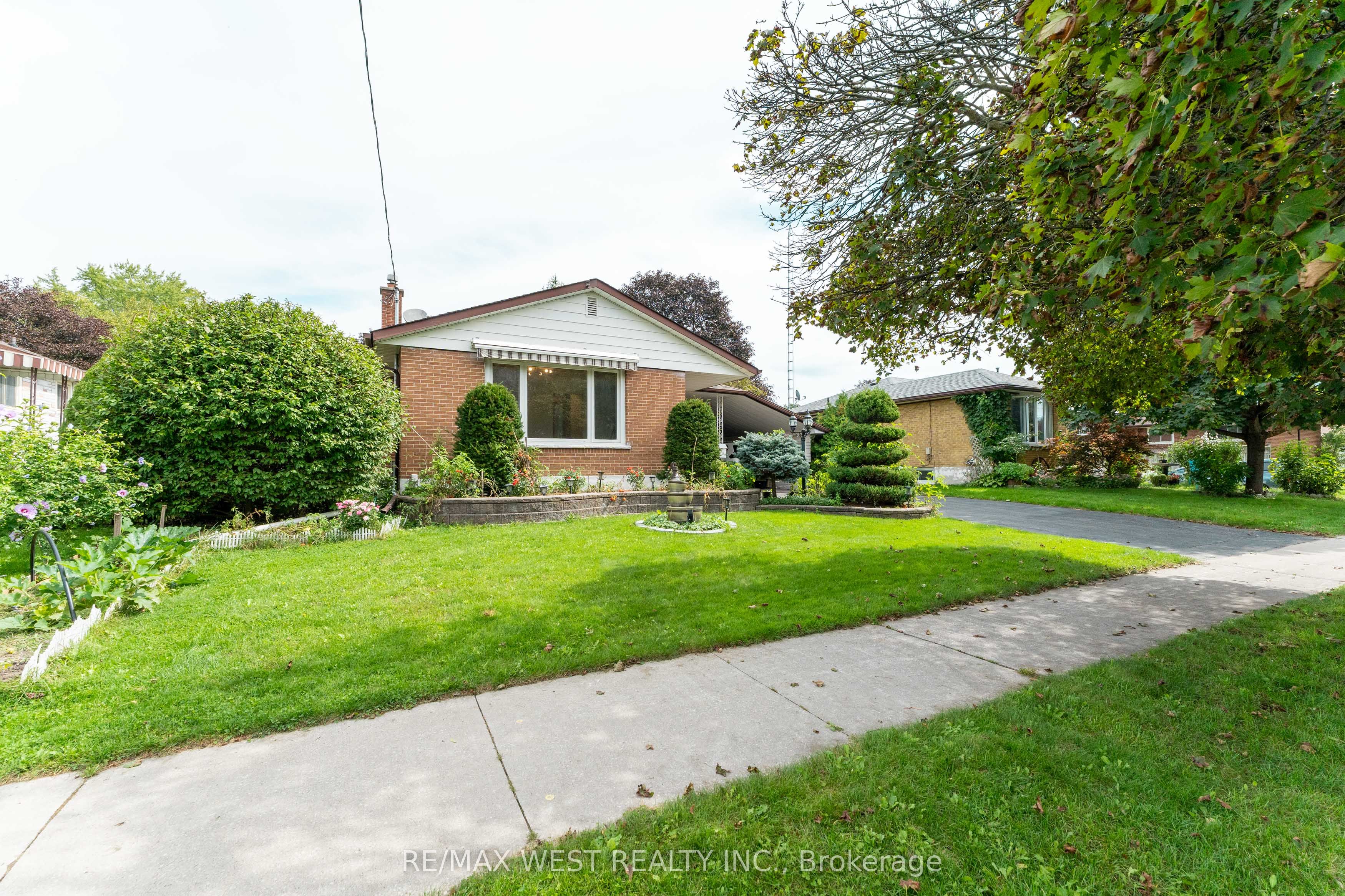 203 Lupin Drive
