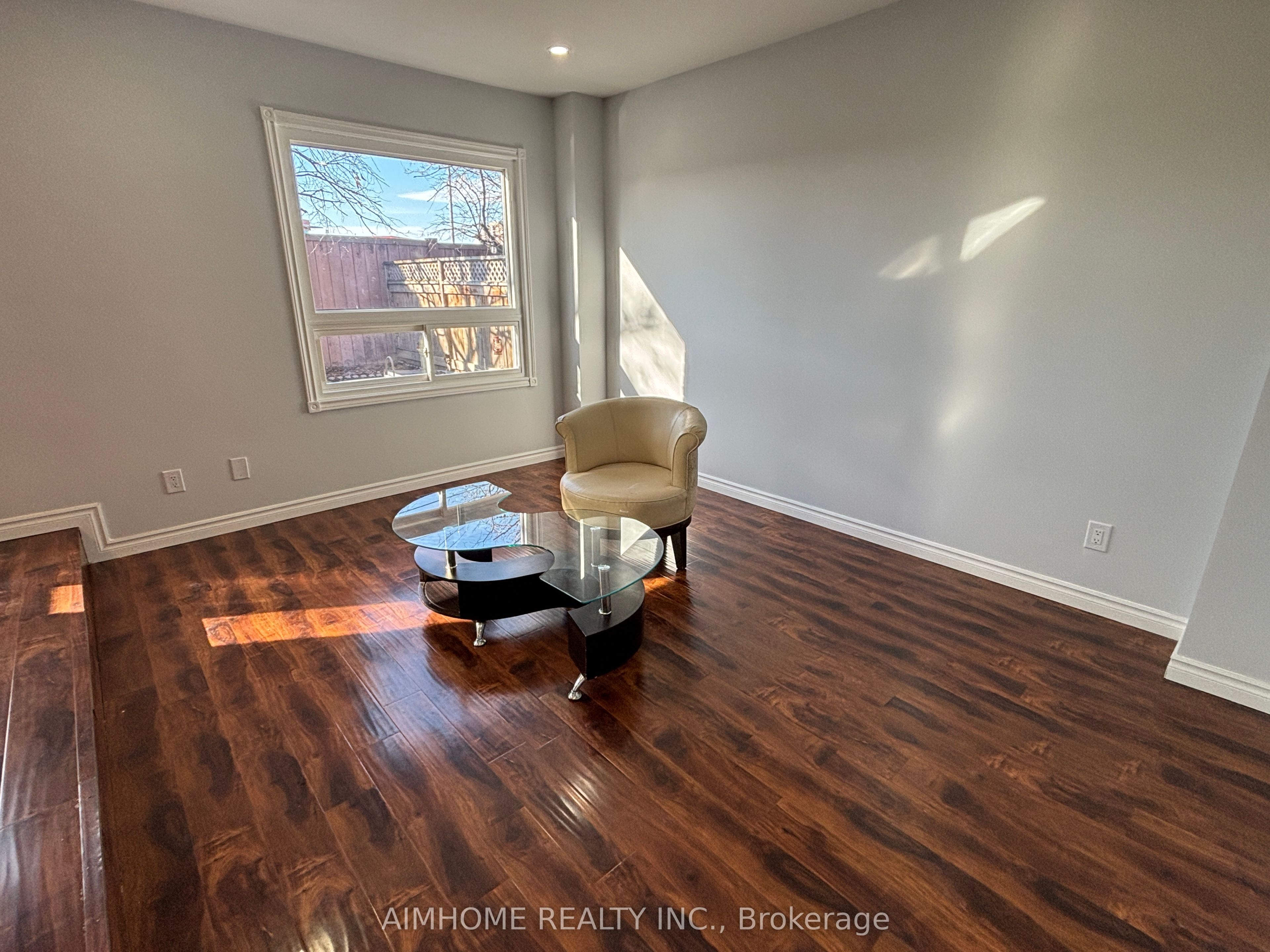 4635 Regents Terrace 23