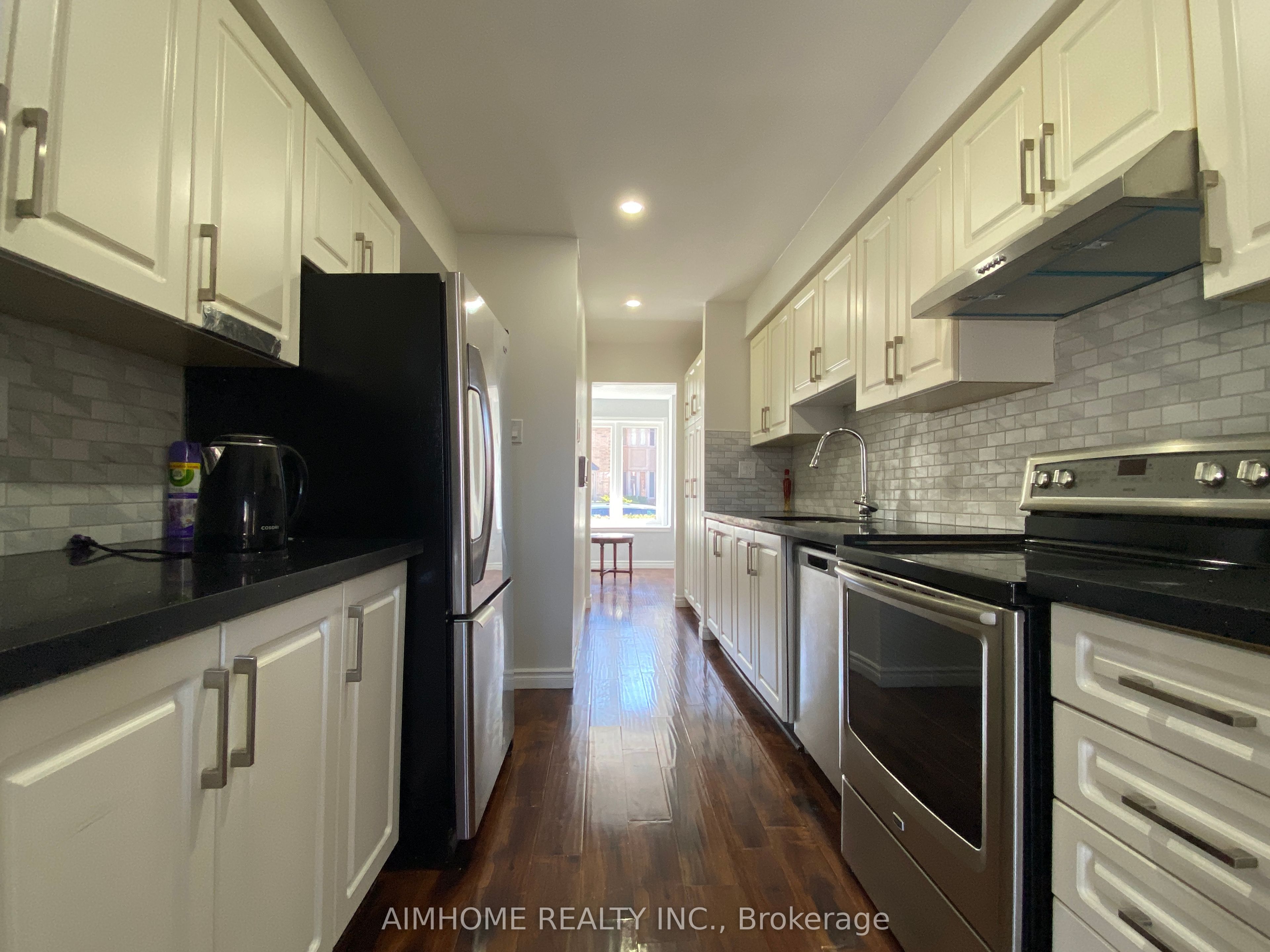 4635 Regents Terrace 23