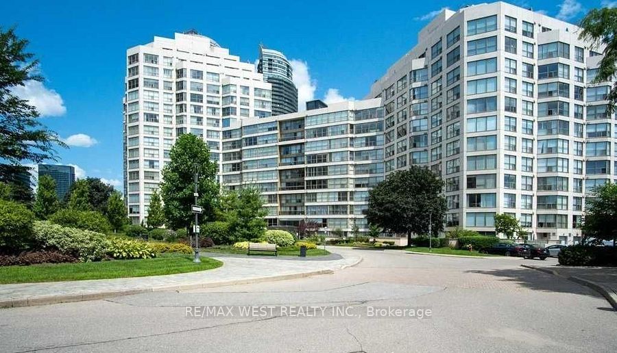 2261 Lake Shore Boulevard W NPH7