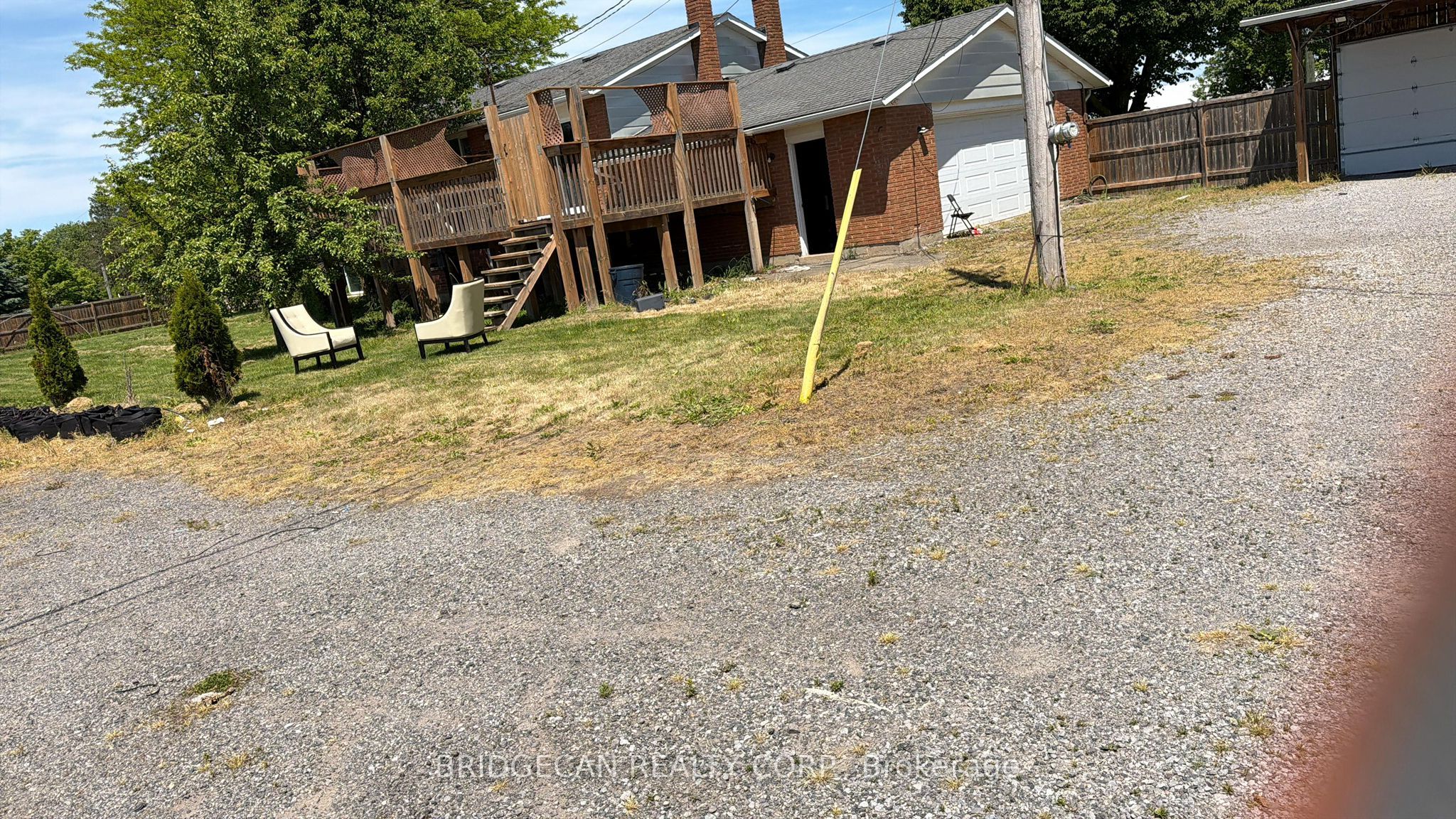 1269 1273 LARKIN Road E